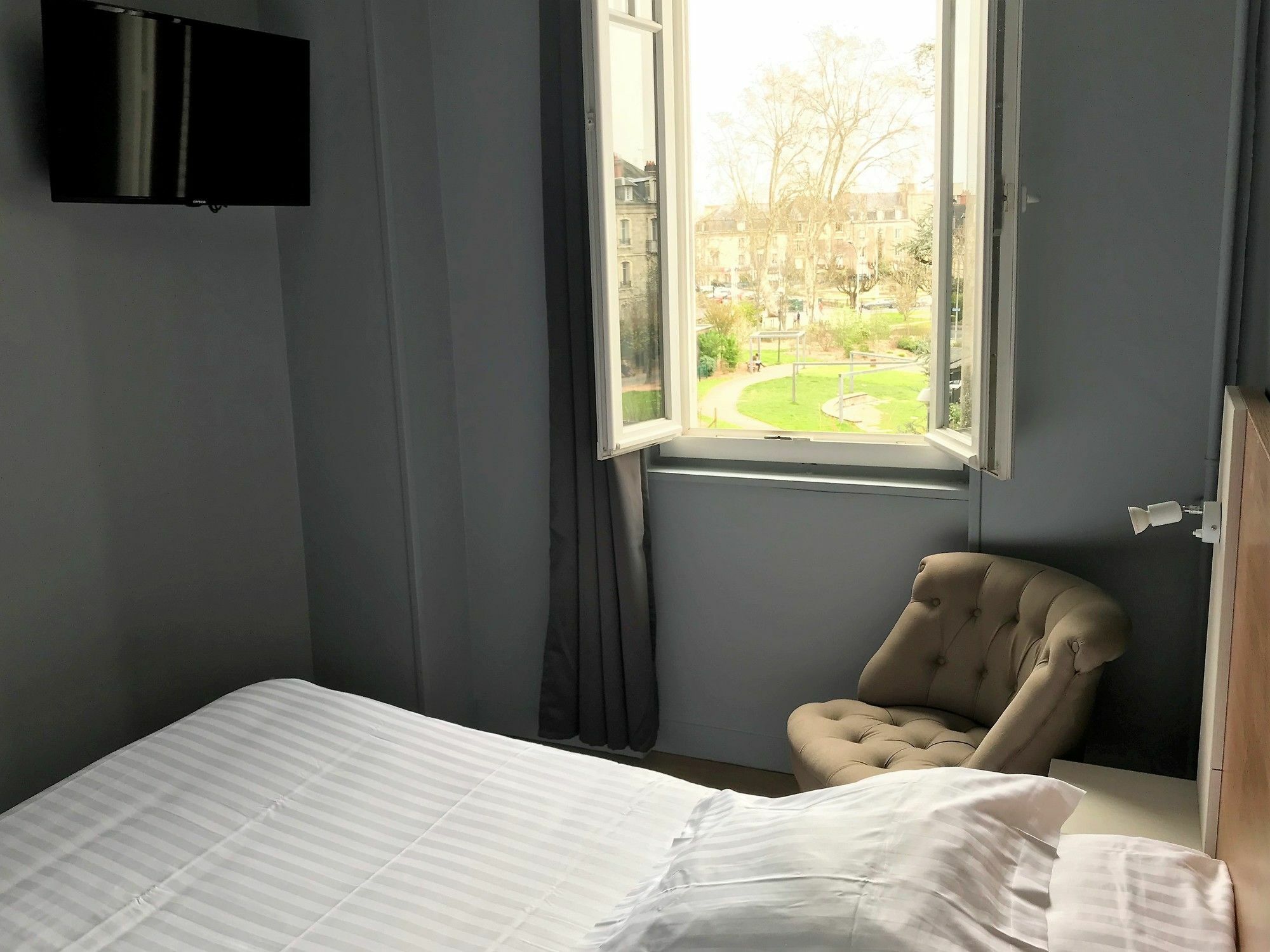 Citotel Hotel Le Chapon Fin 브리브라가야르드 외부 사진